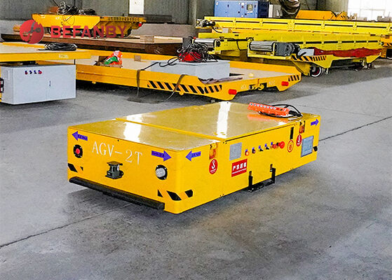 Troli Transfer Tanpa Rel AGV Profesional dengan Navigasi Cerdas dan Kapasitas Beban yang Disesuaikan Beroperasi dengan Baterai